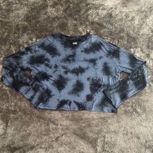 96. PINK Victoria’s Secret Tie Dye Oversized Long Sleeve Cropped Shirt Size S